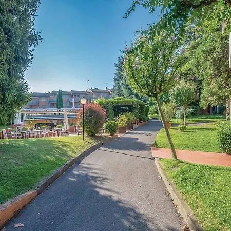 Panorama Peschiera * بسكييرا ديل غاردا